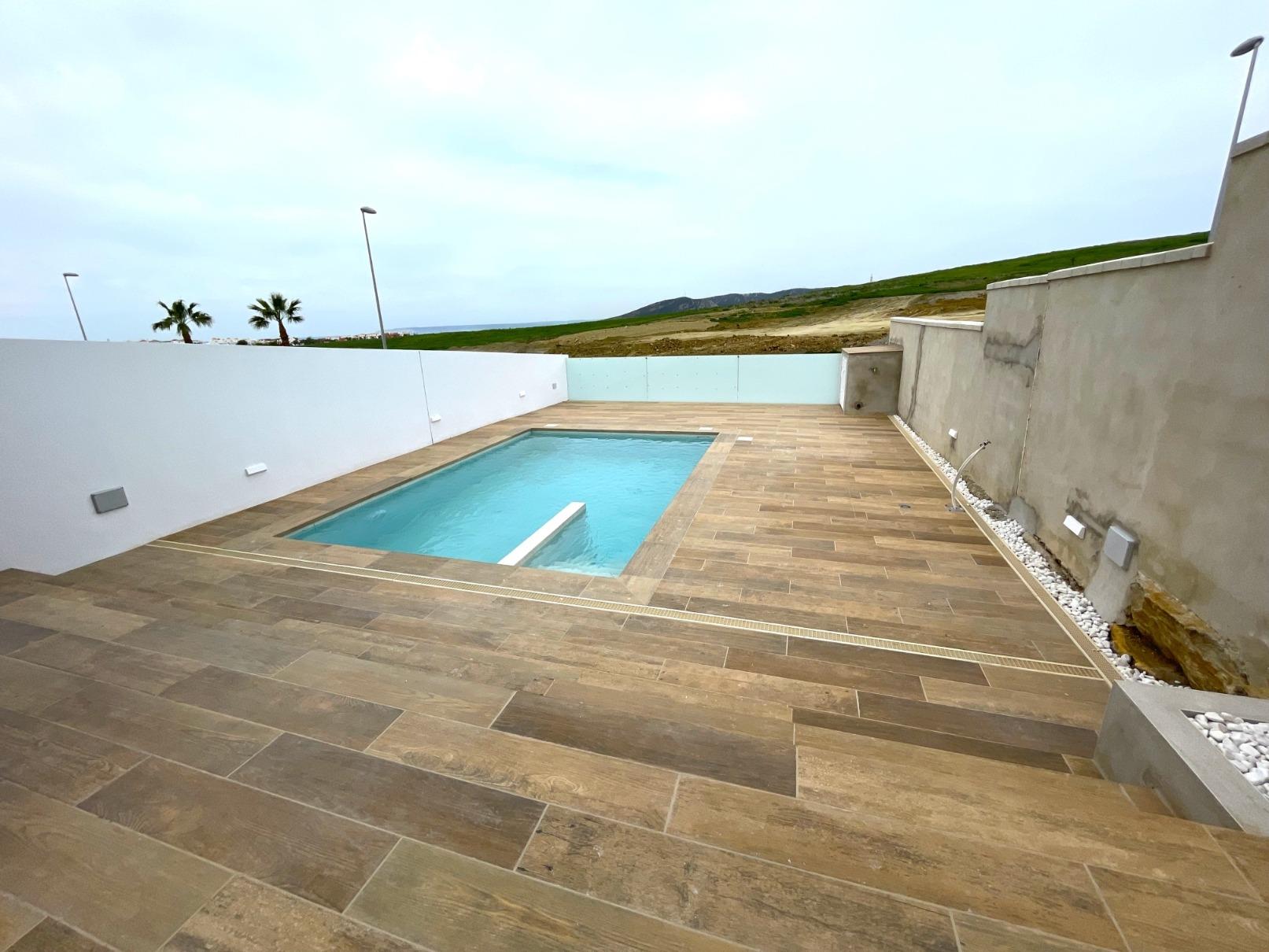 Vivienda a estrenar con piscina privada en Atlanterra