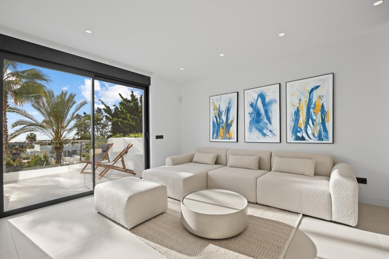 Ático dúplex con jacuzzi privado en El Paraíso, Estepona
