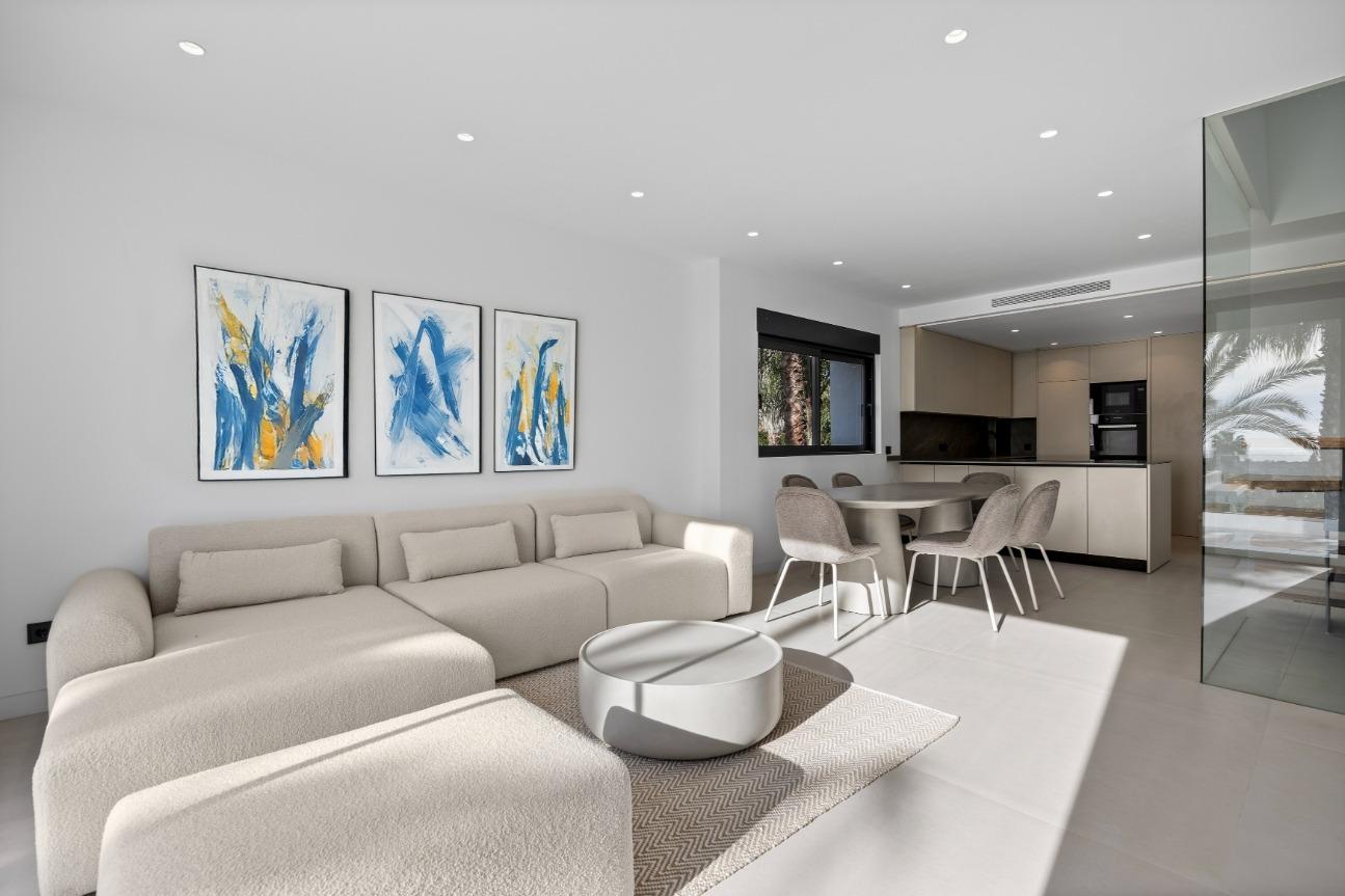 Ático dúplex con jacuzzi privado en El Paraíso, Estepona