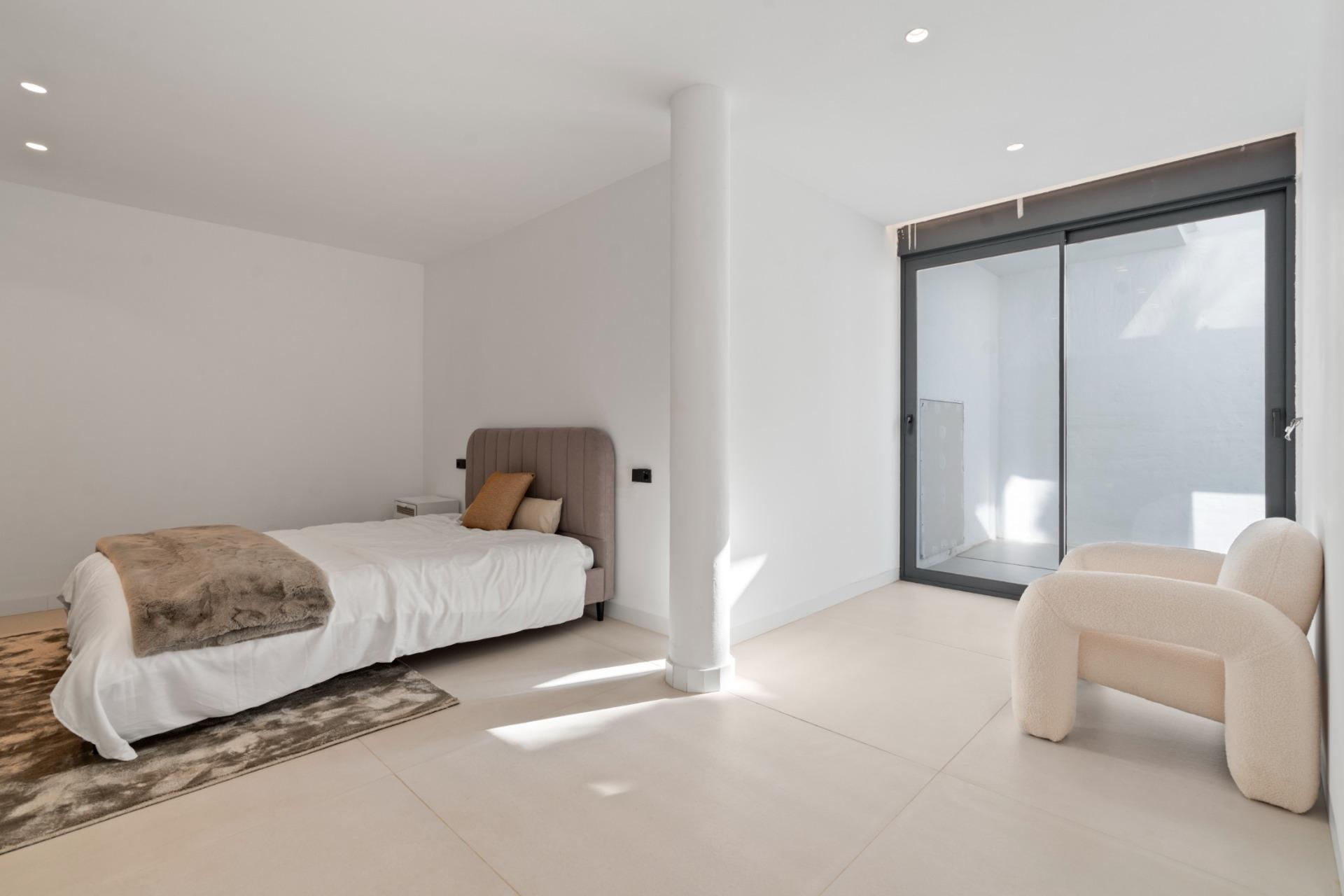 Bajo Dúplex con piscina privada en El Paraíso, Estepona