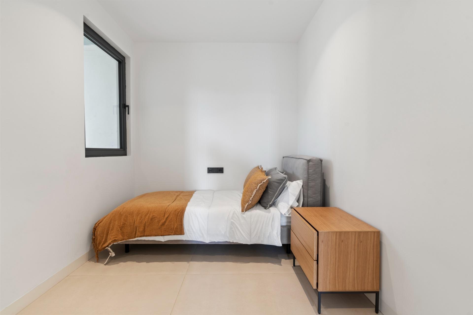 Bajo Dúplex con piscina privada en El Paraíso, Estepona