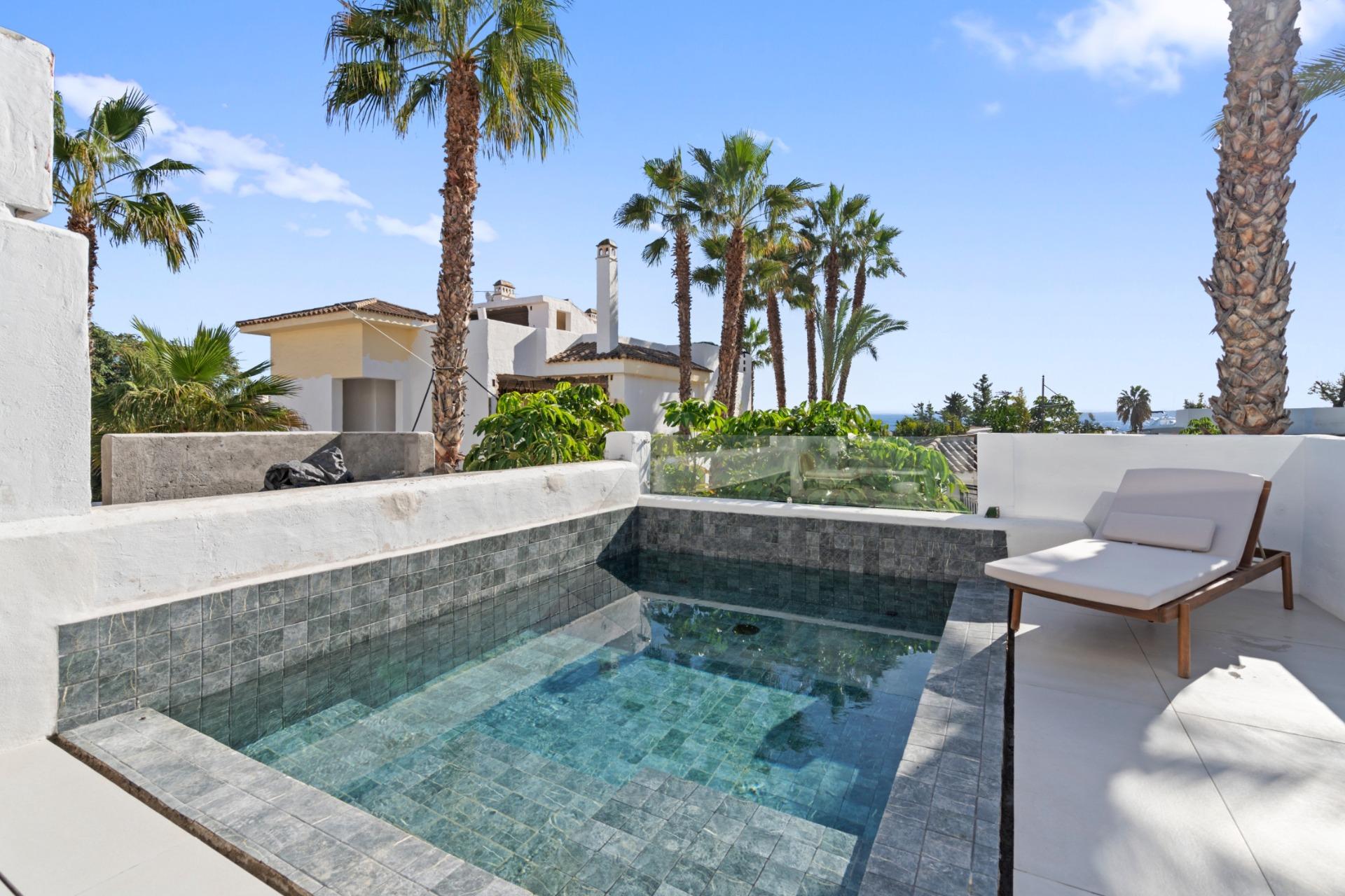 Bajo Dúplex con piscina privada en El Paraíso, Estepona