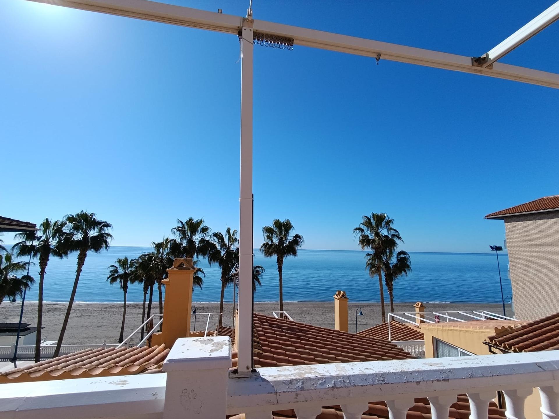 Dúplex en primera línea en El Morche, Torrox