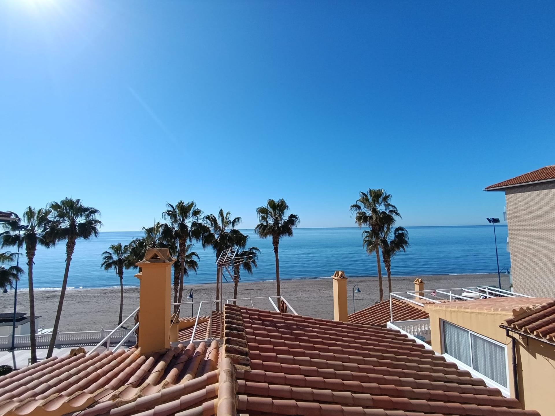 Dúplex en primera línea en El Morche, Torrox