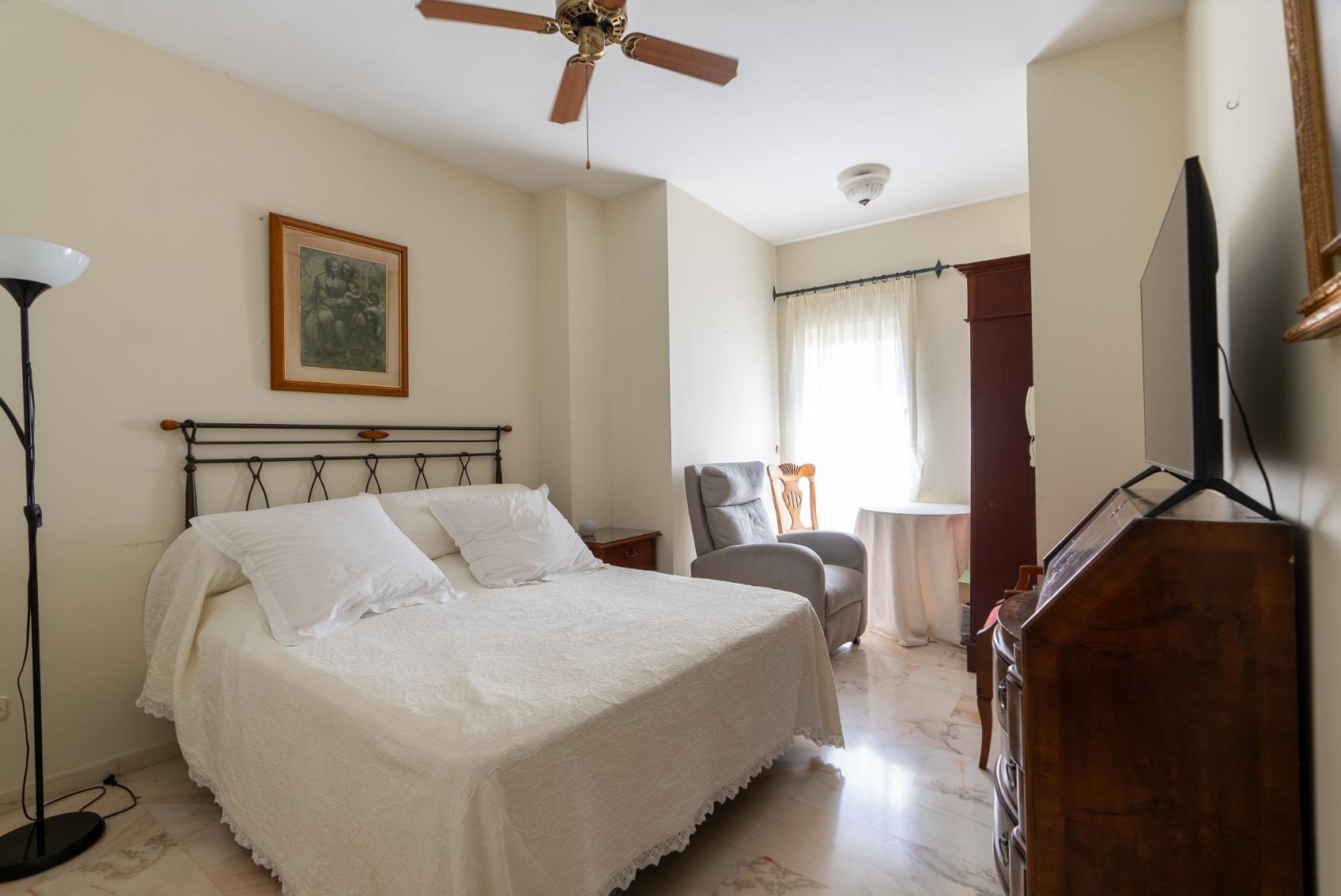 Vivienda con vistas frontales al mar en Estepona centro