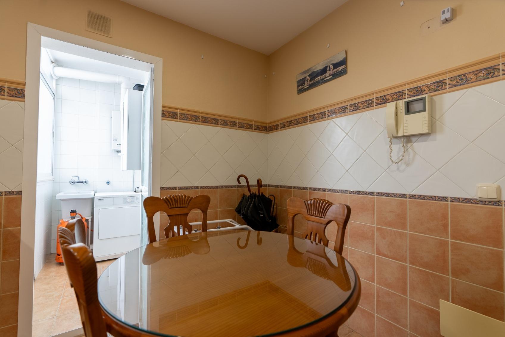 Vivienda con vistas frontales al mar en Estepona centro