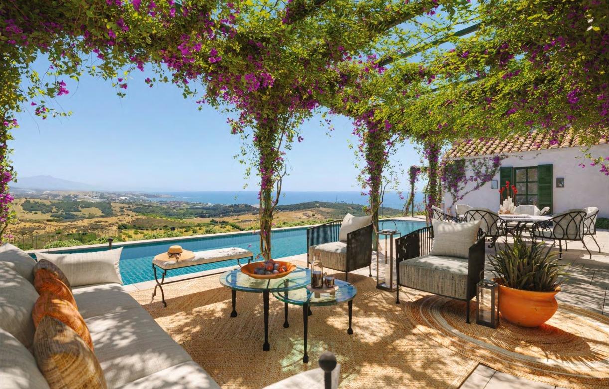 Promoción de adosados y villas en Finca Cortesin, Casares