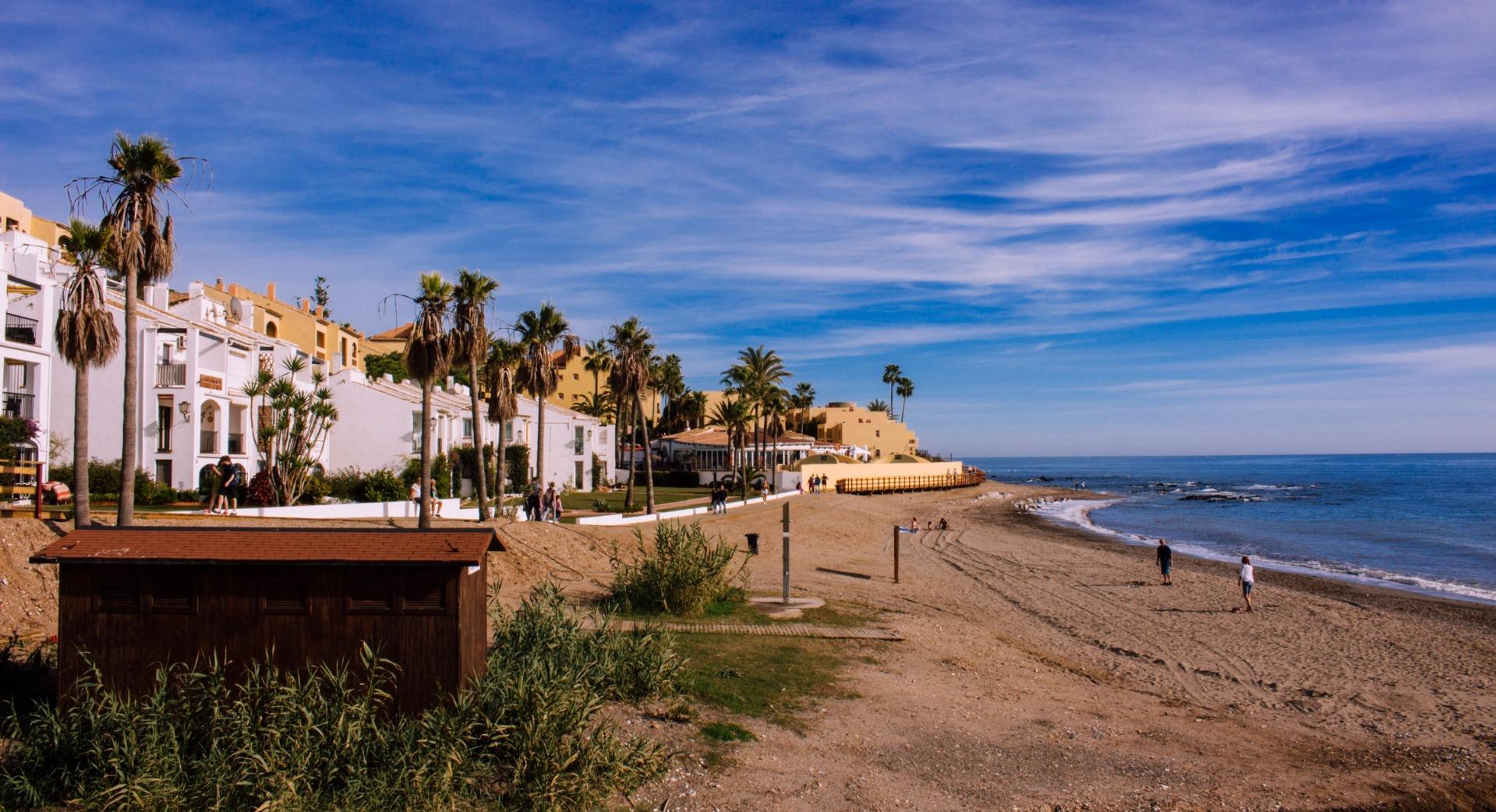 Apartamento en primera línea de playa en Calahonda