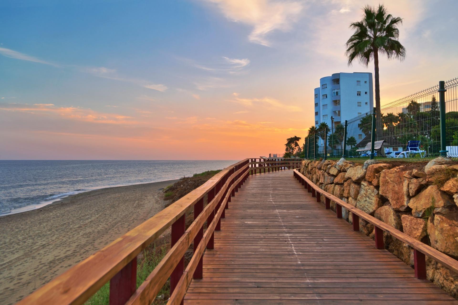 Apartamento en primera línea de playa en Calahonda