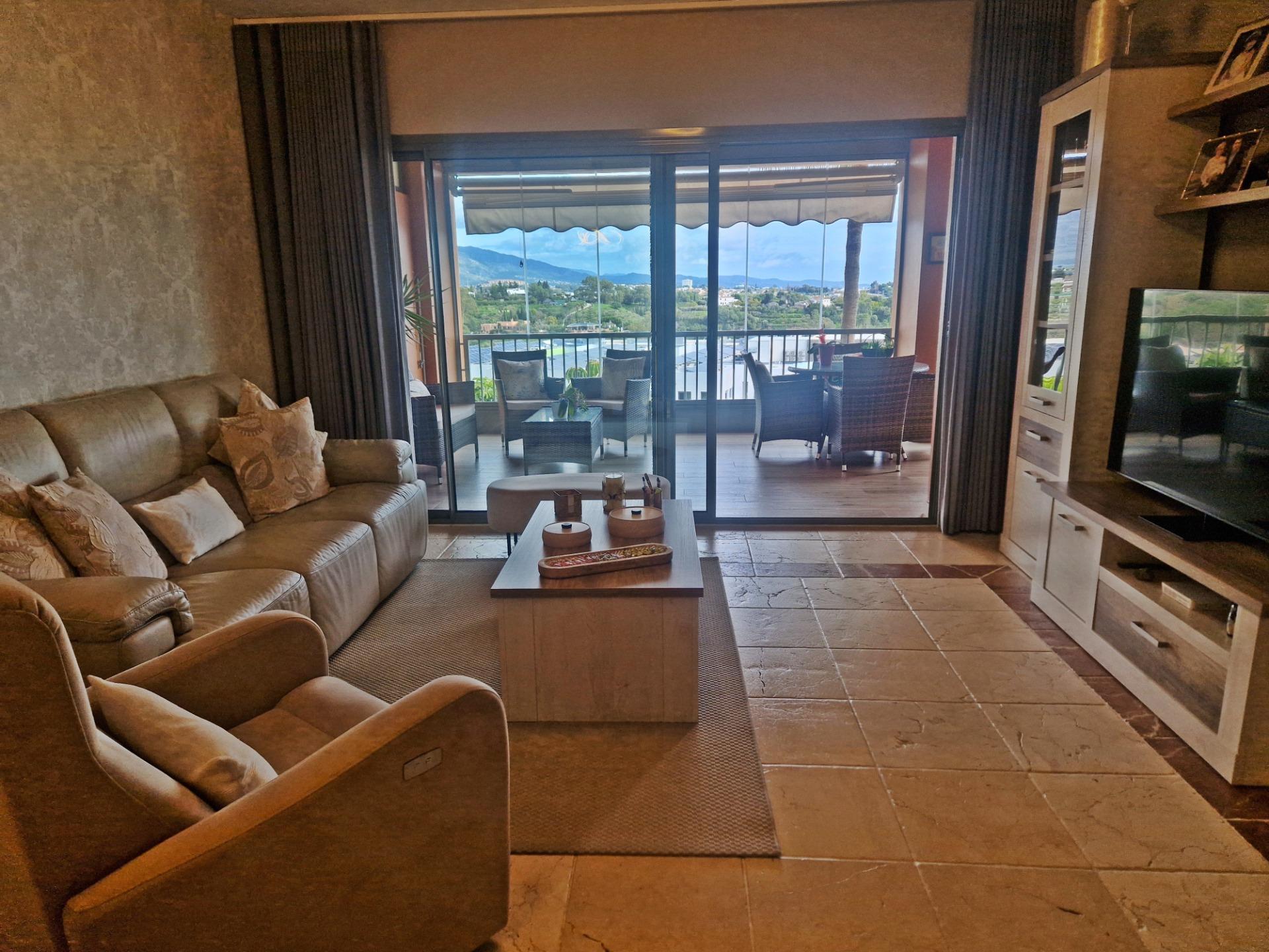 Apartamento con vistas al mar en Estepona