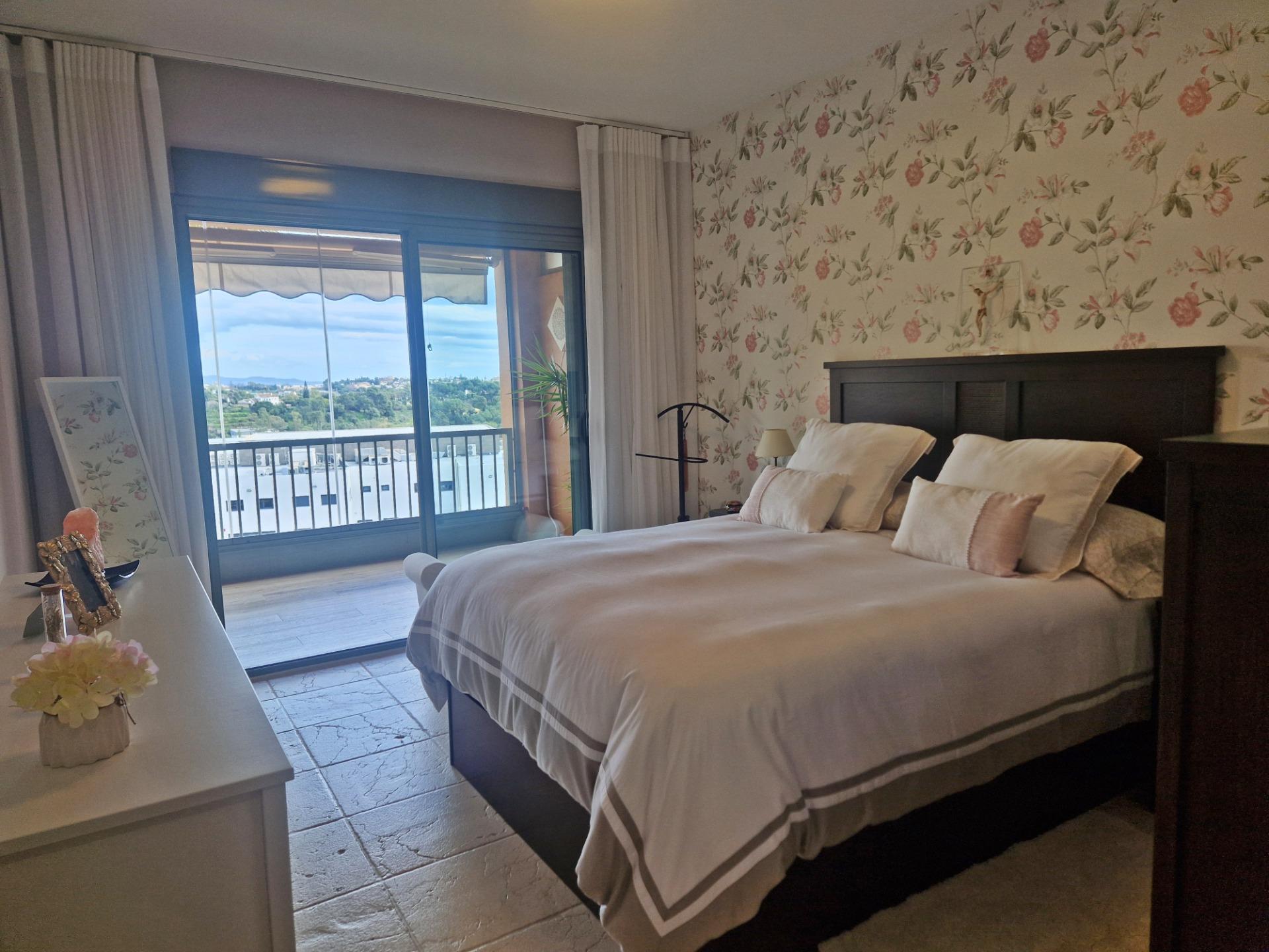 Apartamento con vistas al mar en Estepona