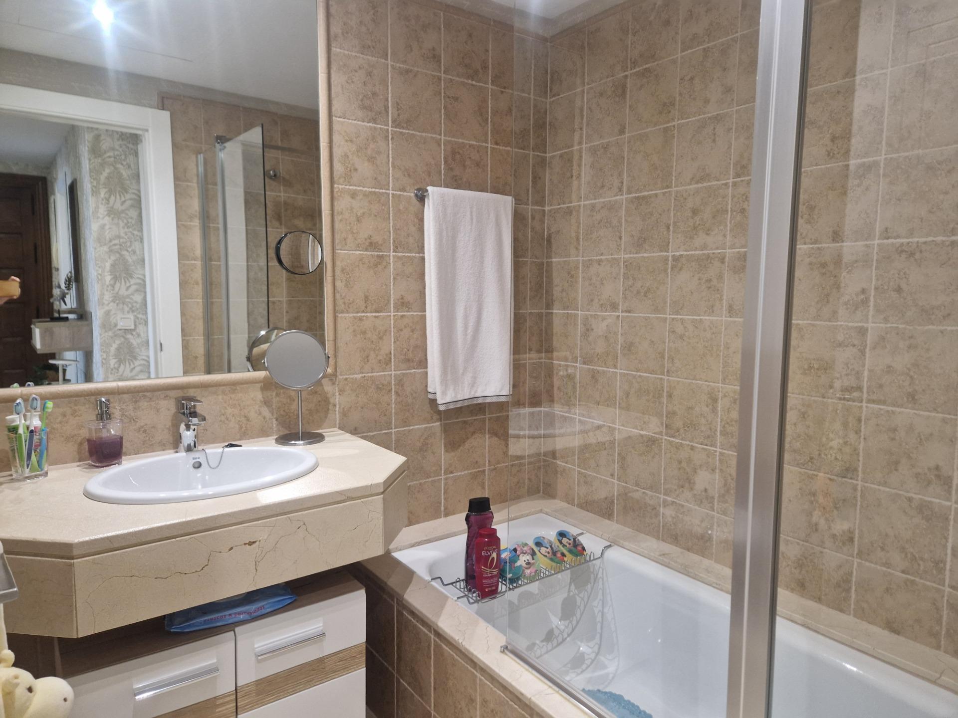 Apartamento con vistas al mar en Estepona