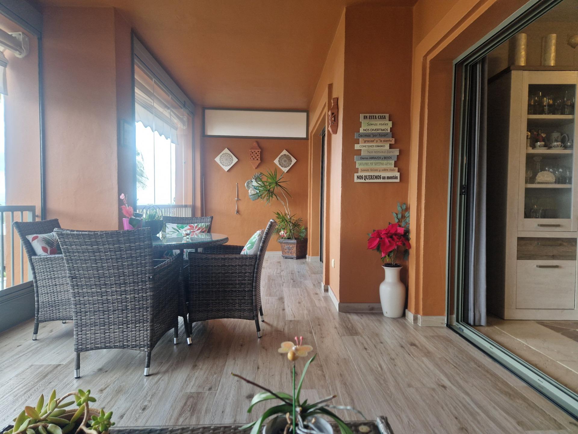 Apartamento con vistas al mar en Estepona