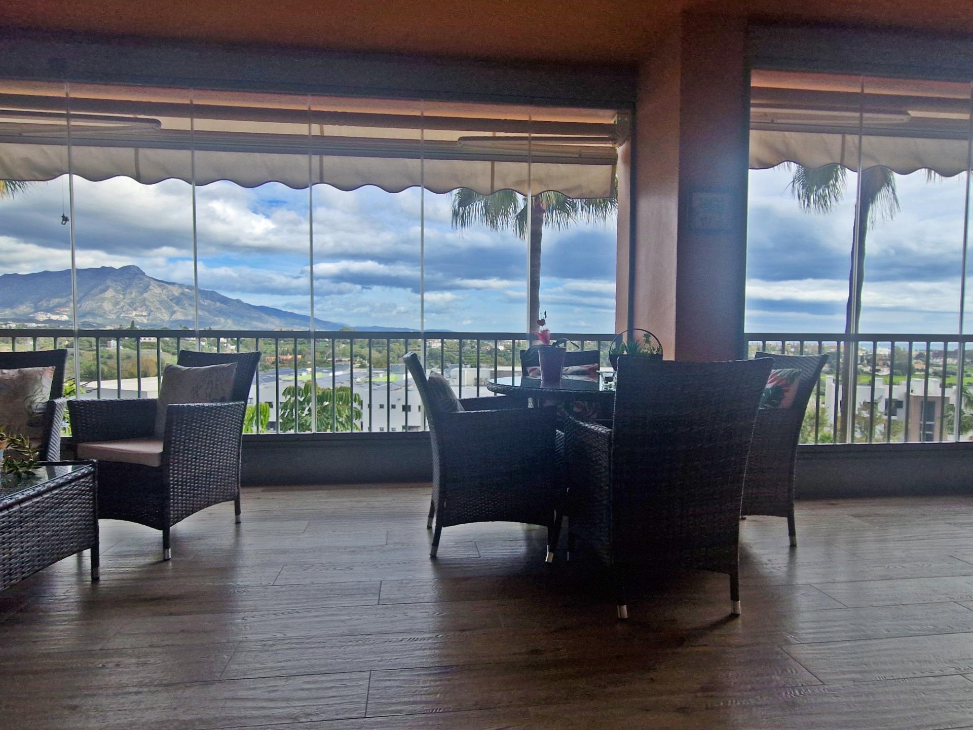 Apartamento con vistas al mar en Estepona