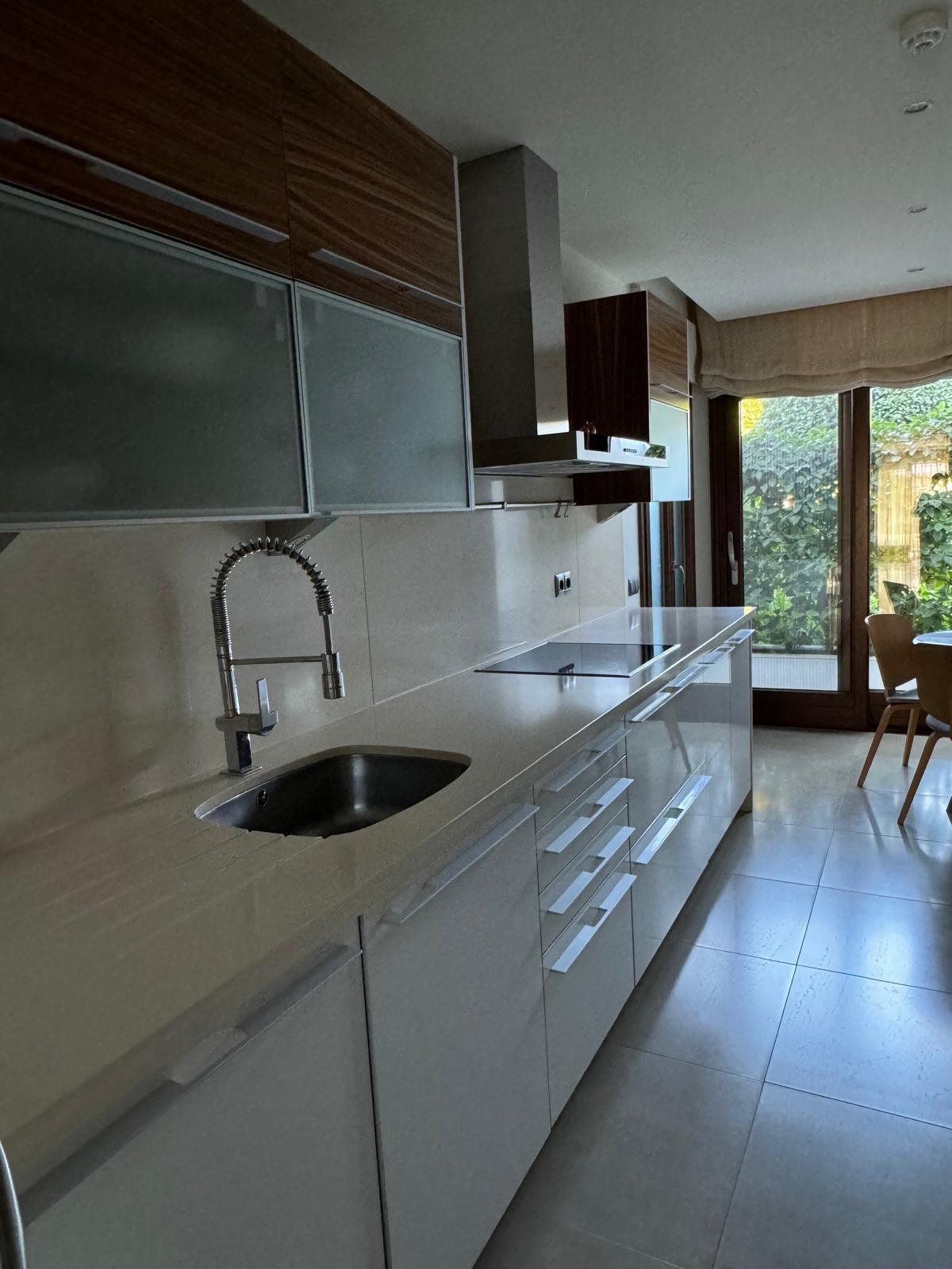 Apartamento en primera línea de playa con vistas al mar en la Nueva Milla de Oro