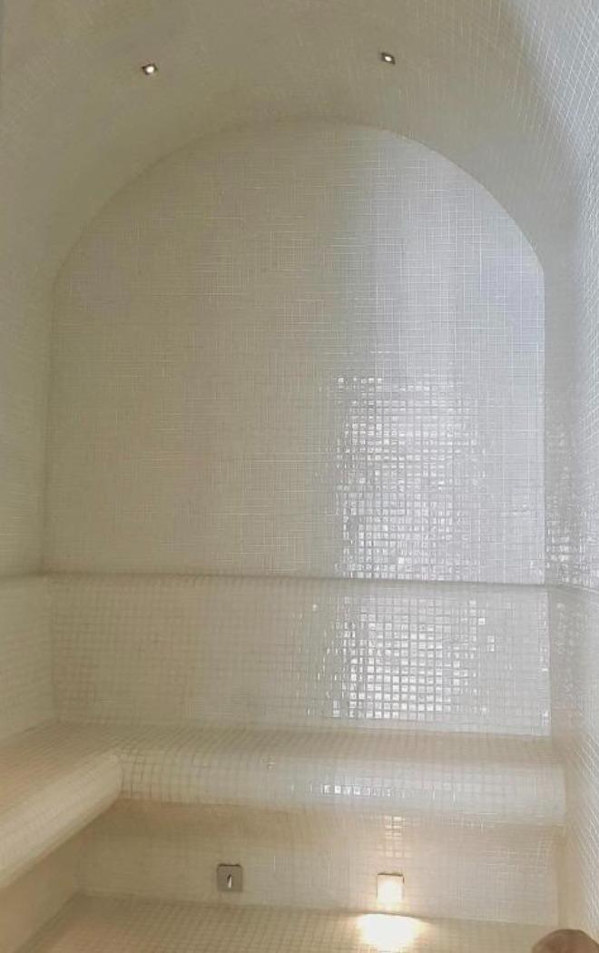 Apartamento en primera línea de playa con vistas al mar en la Nueva Milla de Oro