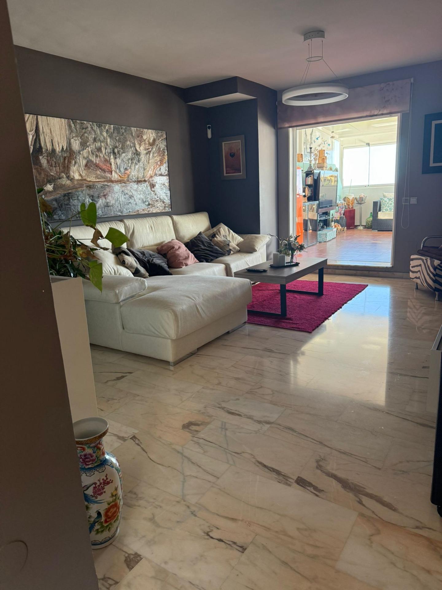 Ático exclusivo con amplia terraza y vistas al mar en Benalmádena