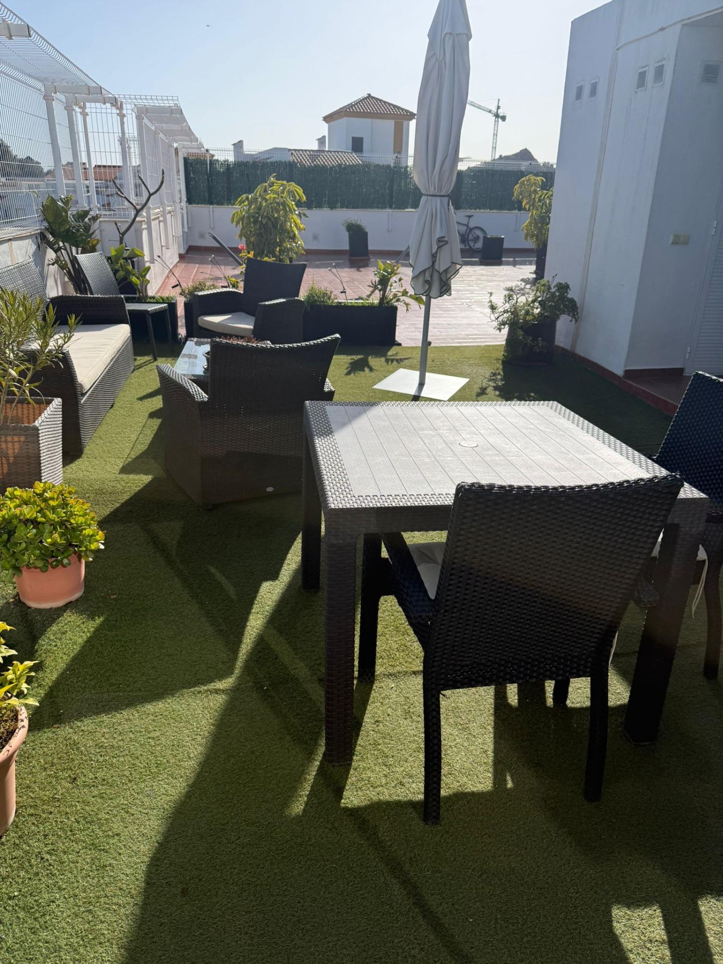 Ático exclusivo con amplia terraza y vistas al mar en Benalmádena