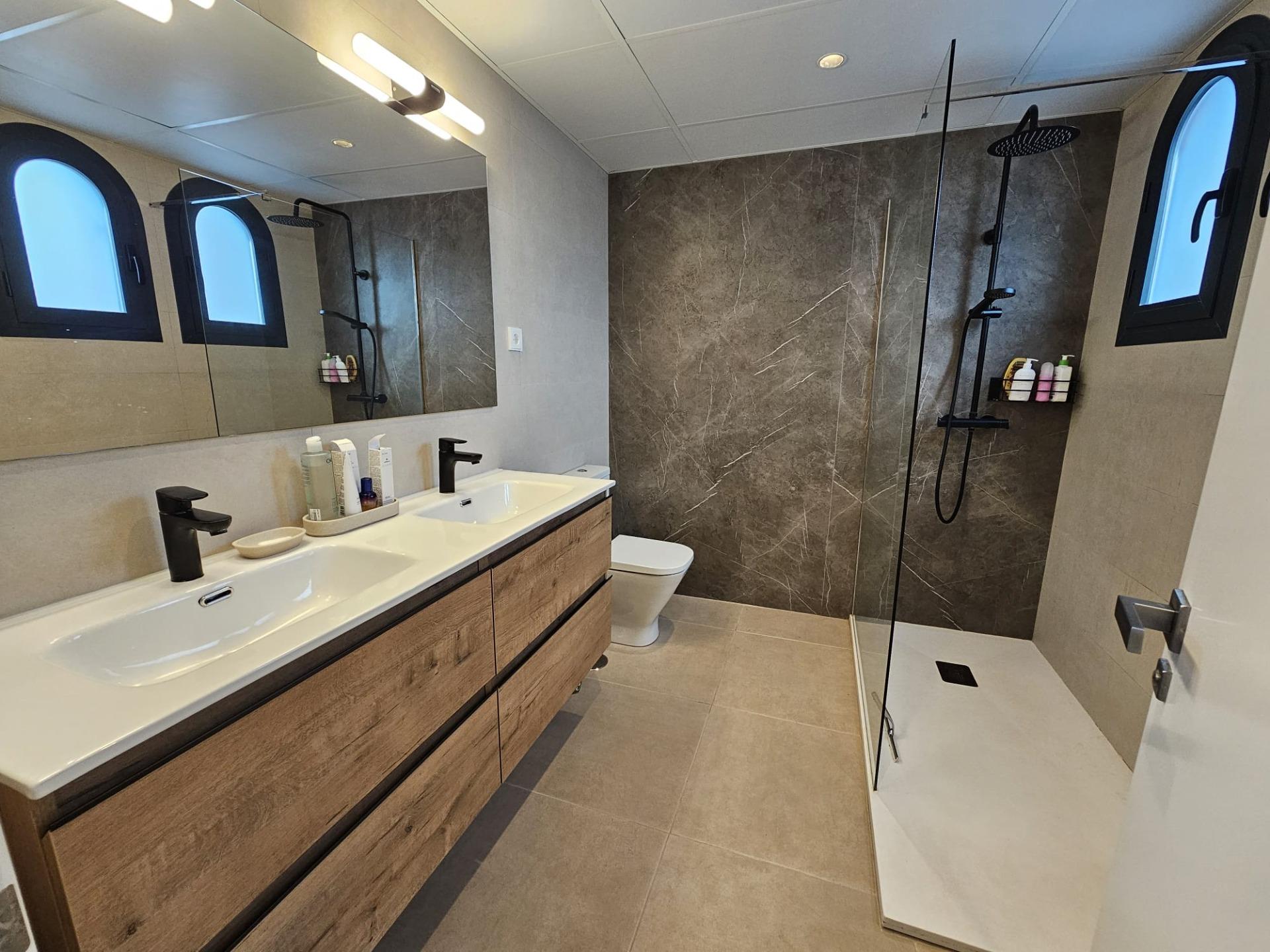 Exclusiva vivienda con solárium, amplias terrazas y garaje privado en El Paraíso