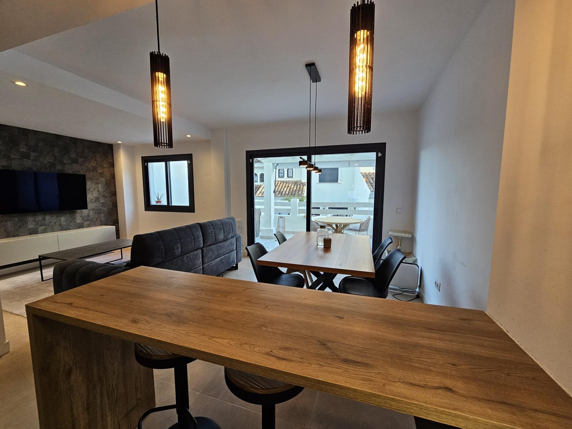 Exclusiva vivienda con solárium, amplias terrazas y garaje privado en El Paraíso