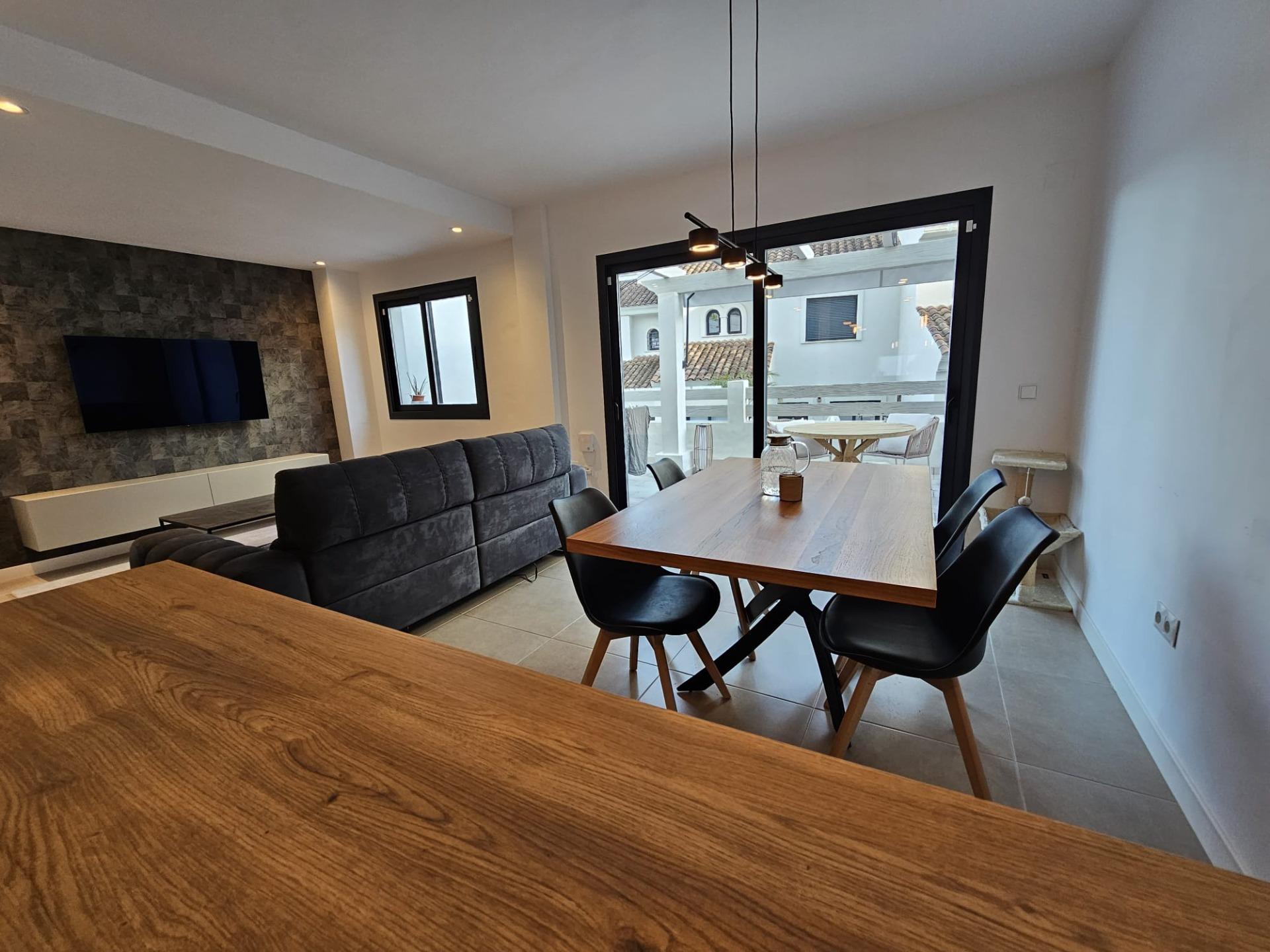 Exclusiva vivienda con solárium, amplias terrazas y garaje privado en El Paraíso