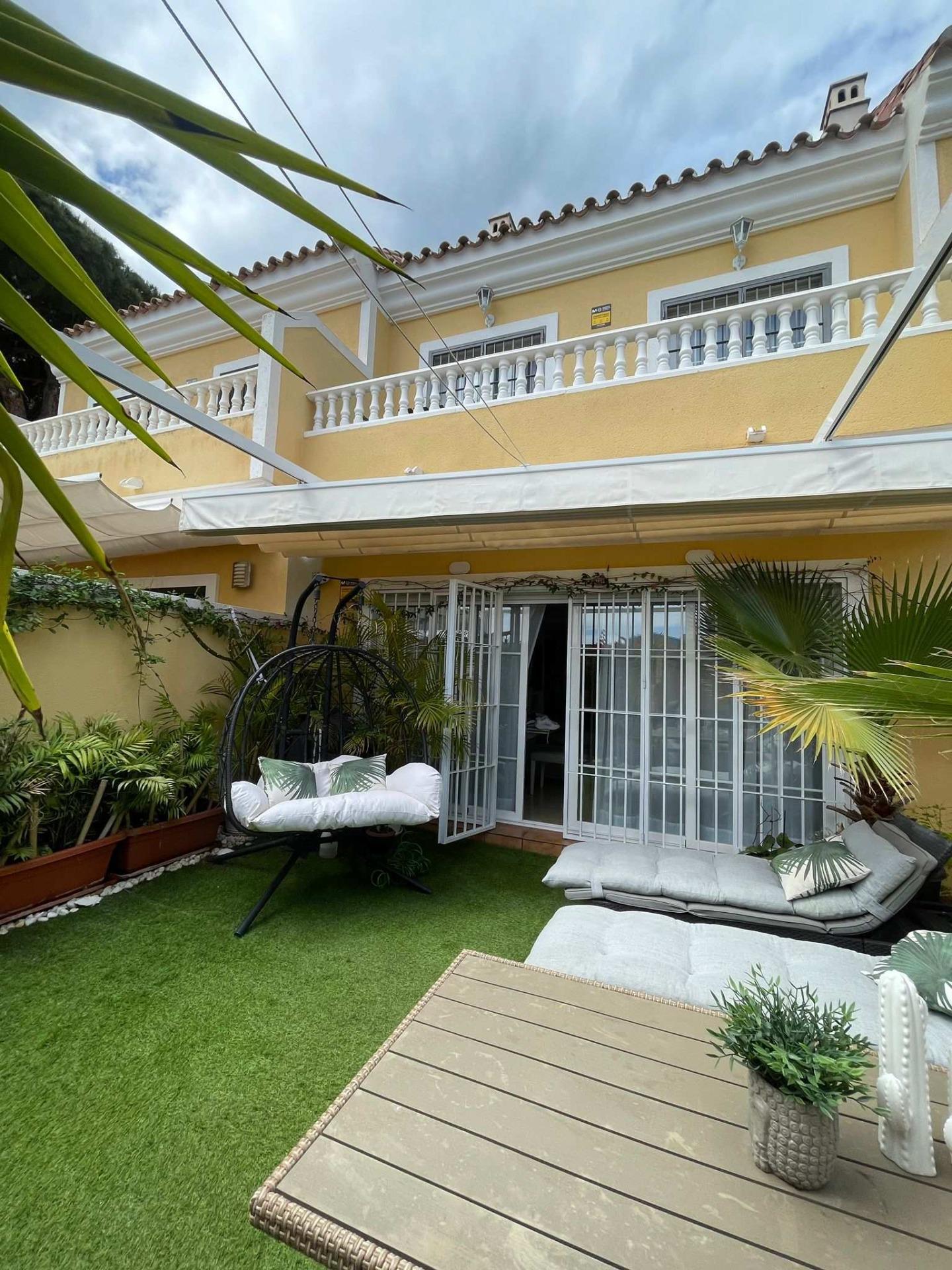 Vivienda de 4 plantas con diseño moderno y confort