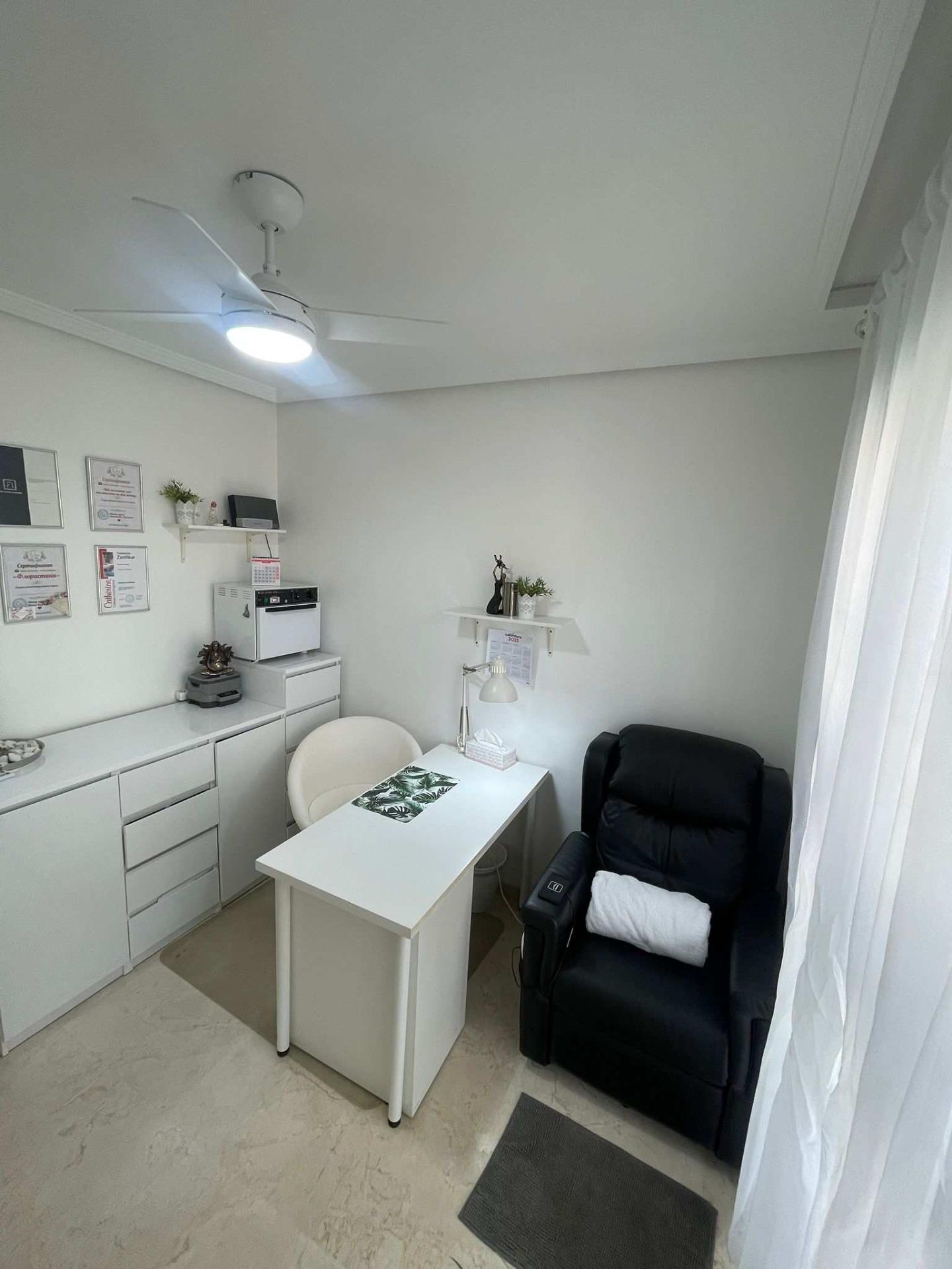 Vivienda de 4 plantas con diseño moderno y confort
