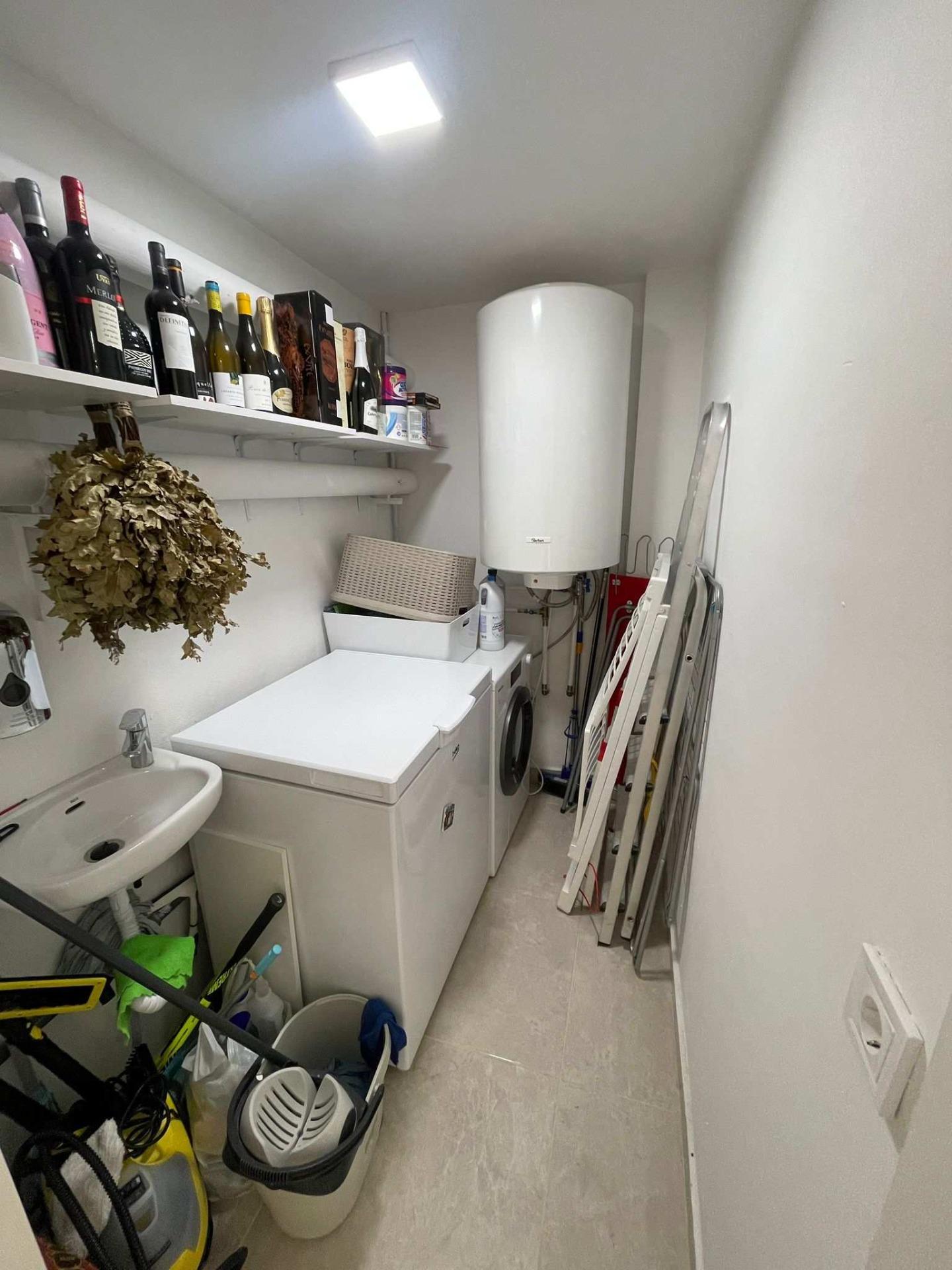 Vivienda de 4 plantas con diseño moderno y confort