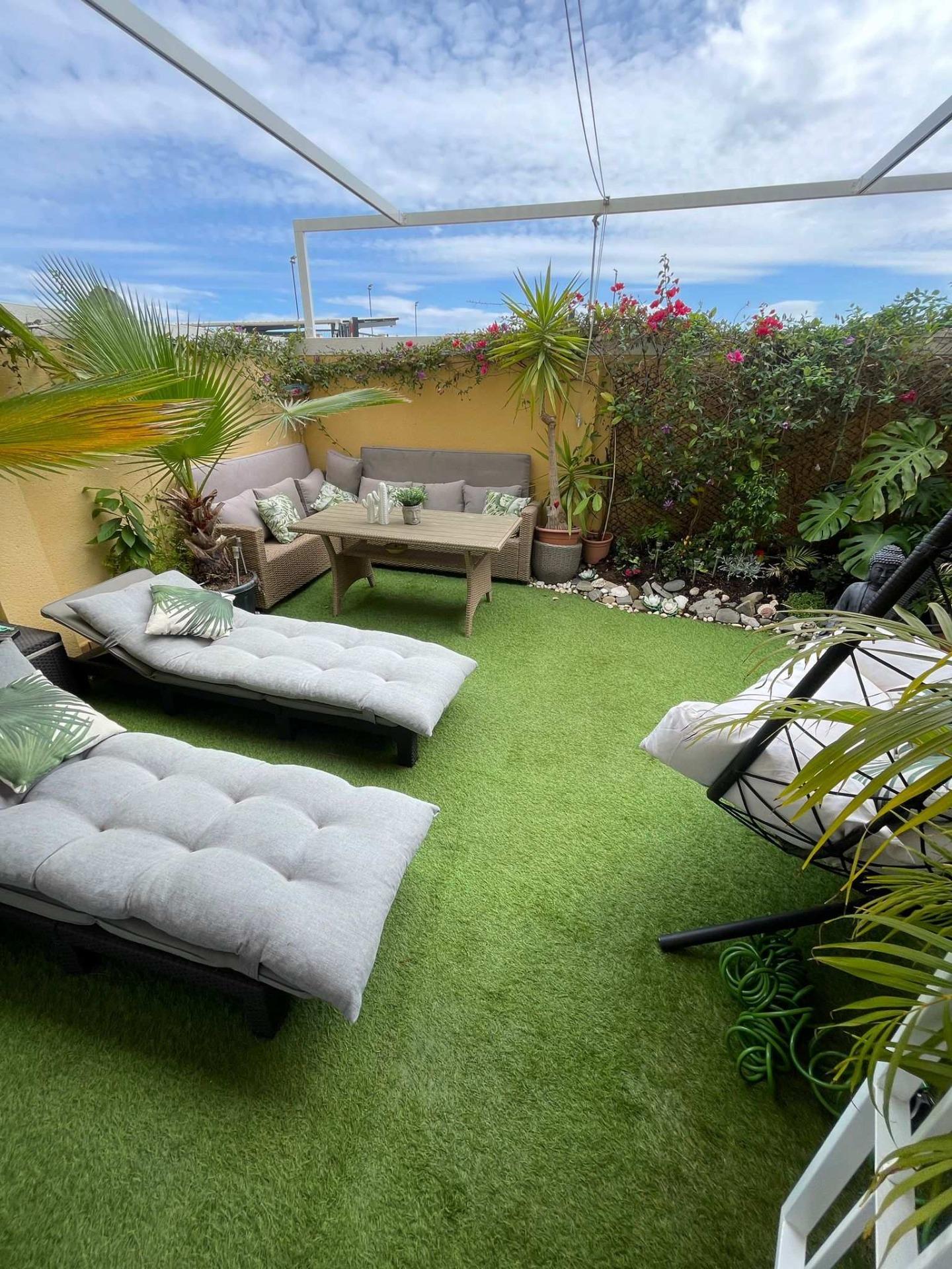 Vivienda de 4 plantas con diseño moderno y confort