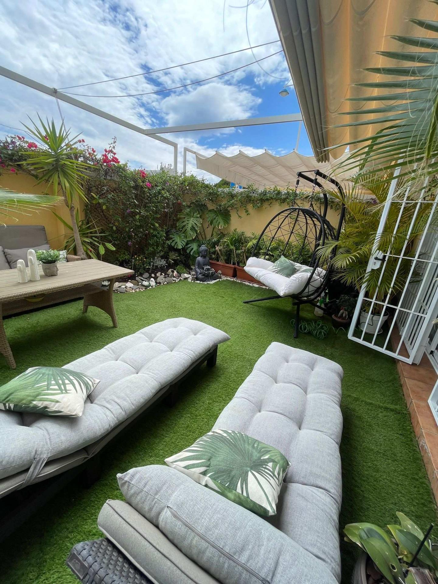 Vivienda de 4 plantas con diseño moderno y confort