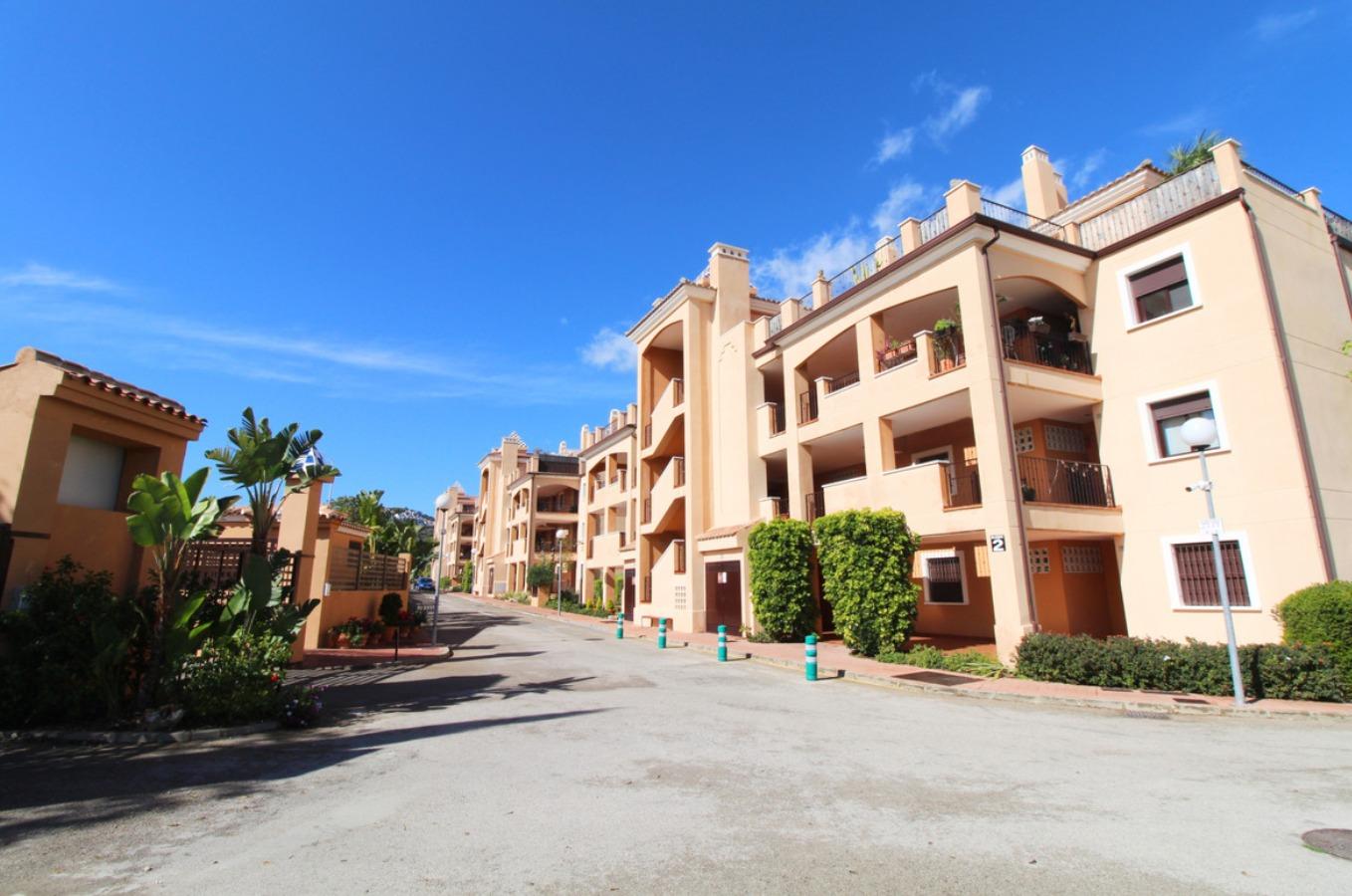 Vivienda de 2 dormitorios con gran terraza, garaje y trastero en Mijas