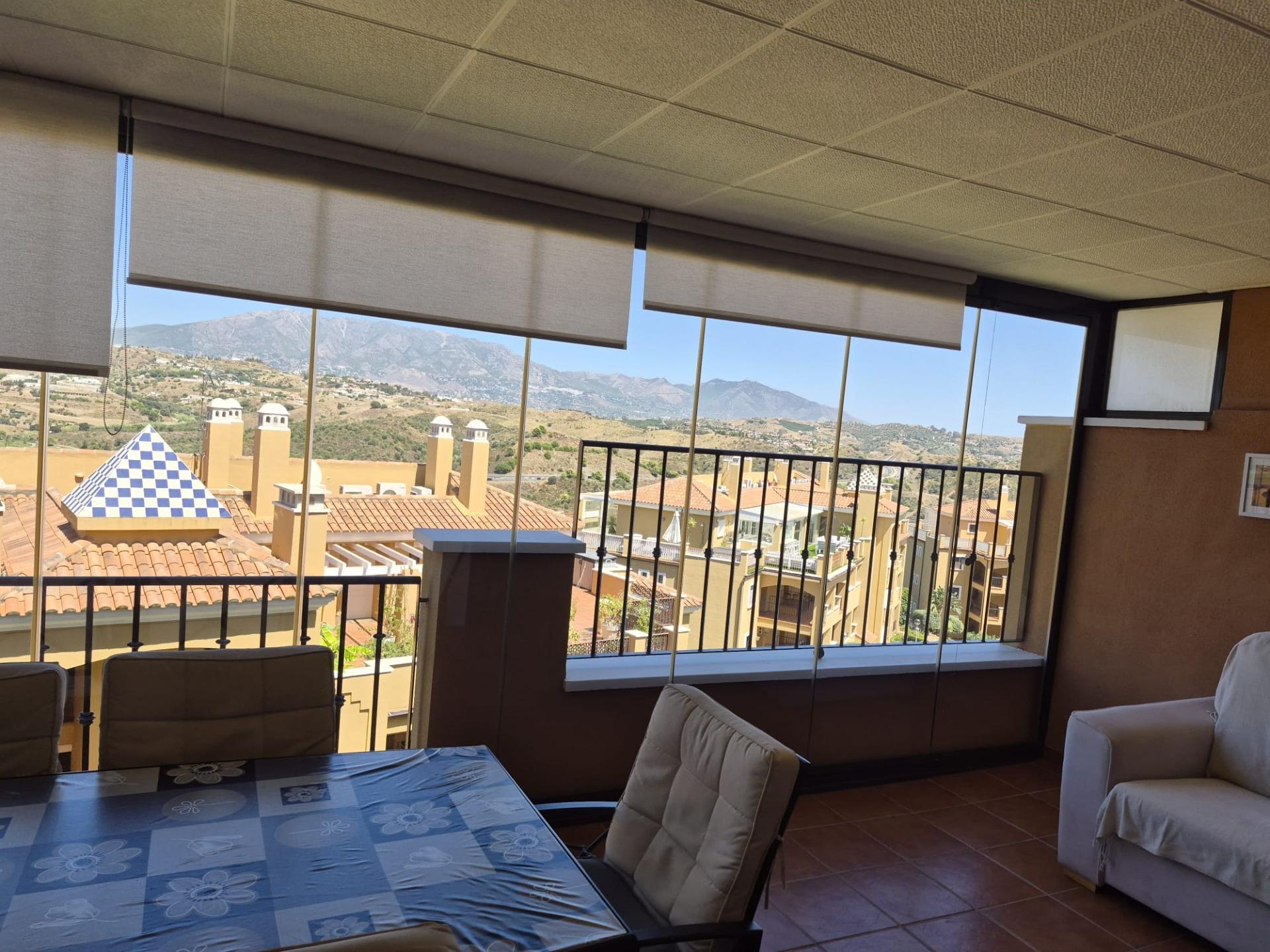 Vivienda de 2 dormitorios con gran terraza, garaje y trastero en Mijas