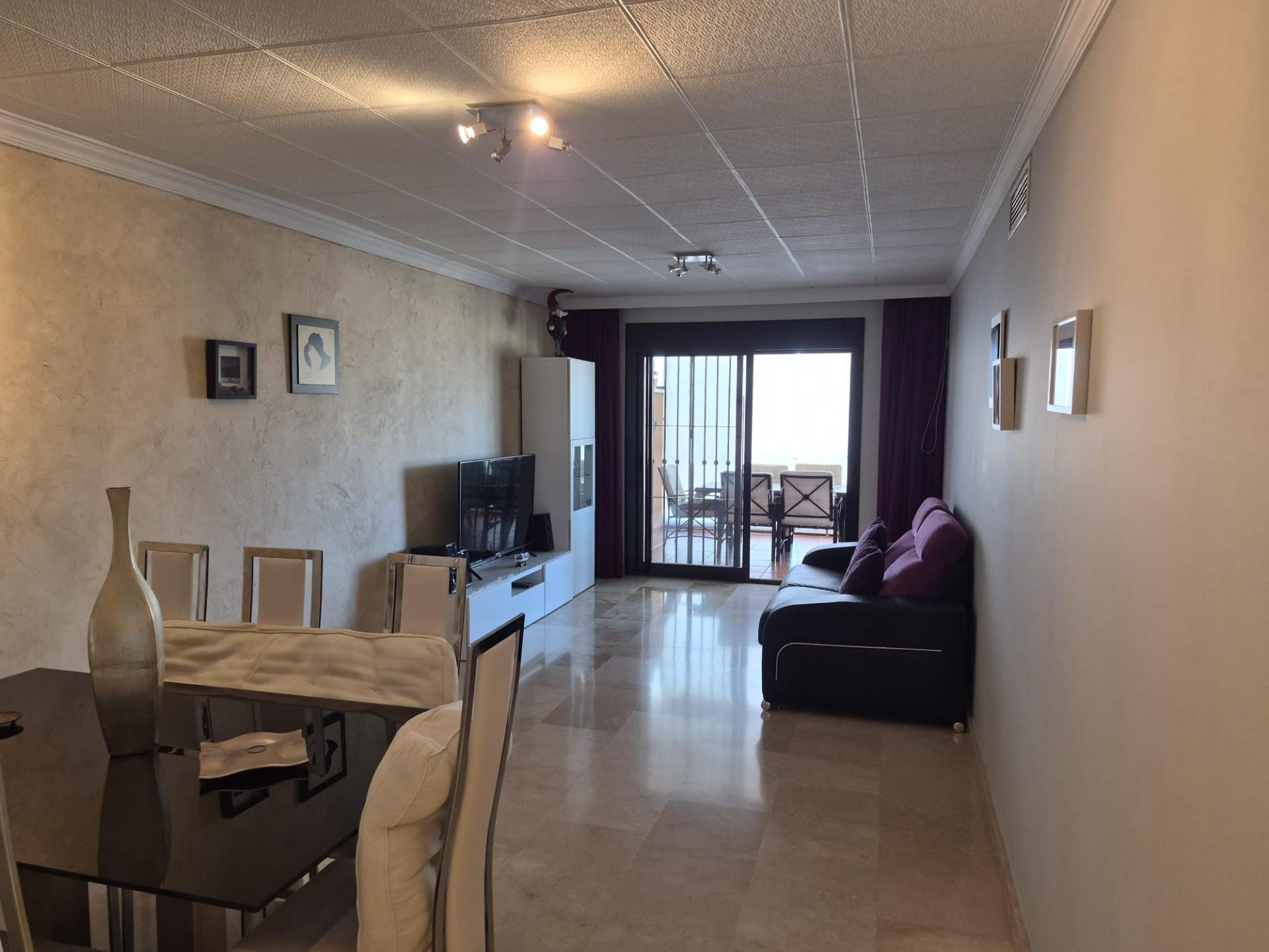 Vivienda de 2 dormitorios con gran terraza, garaje y trastero en Mijas