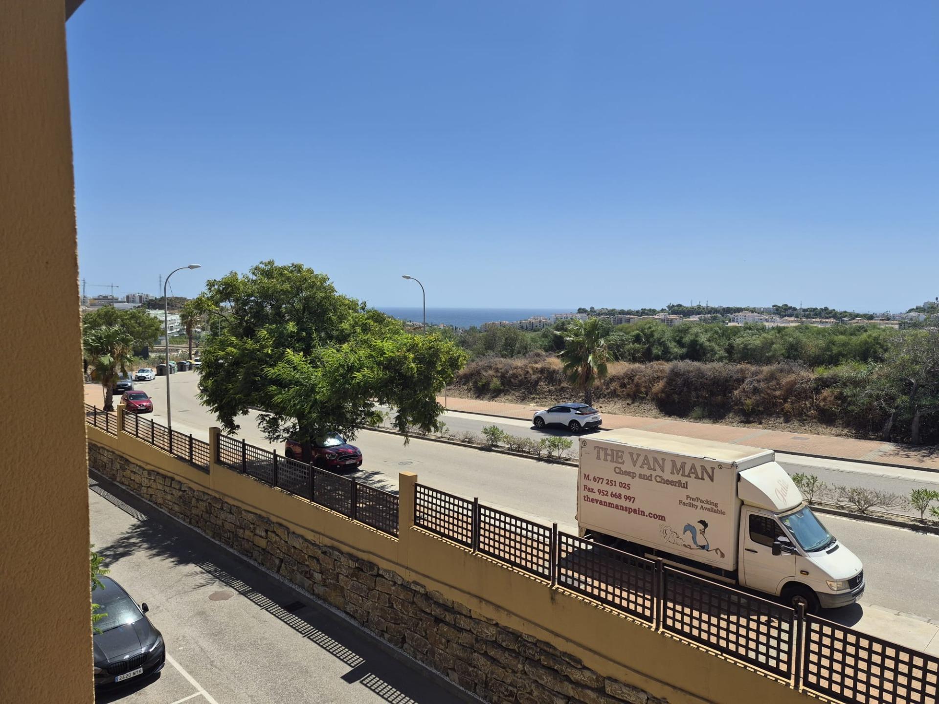 Vivienda de 2 dormitorios con gran terraza, garaje y trastero en Mijas